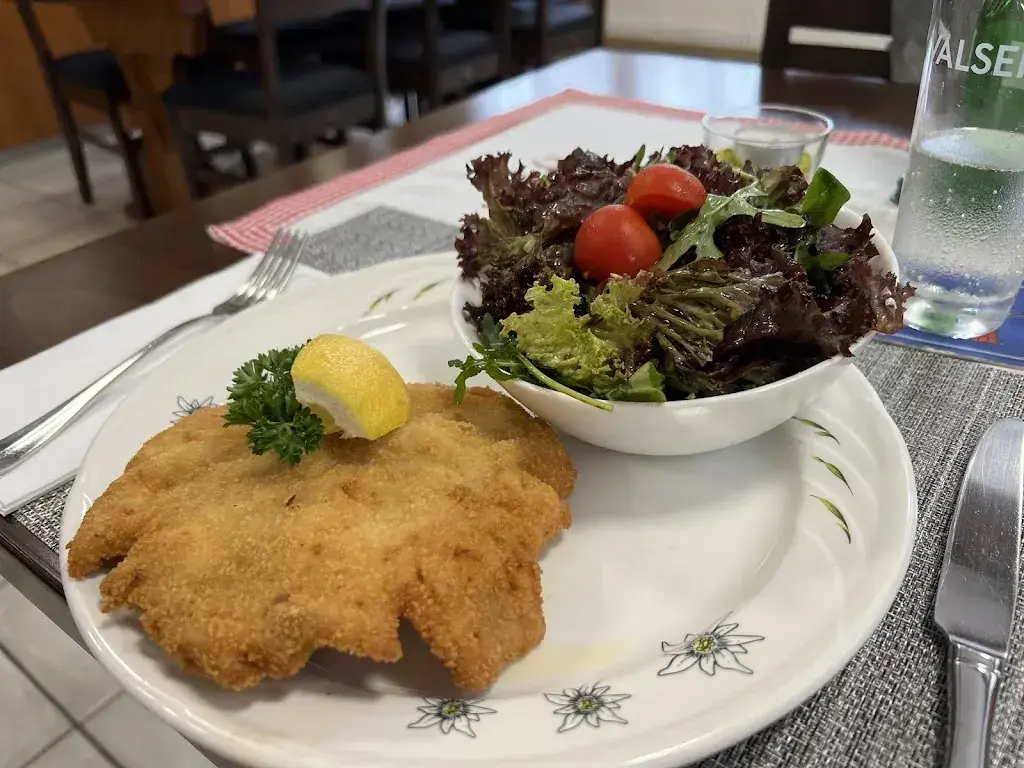 Nina V_Gasthof zur Linde_Gündlischwand_avis