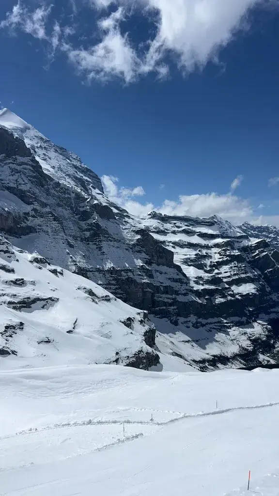 Sabri S. S. Zahra_Bistro Eigergletscher_Eigergletscher_avis