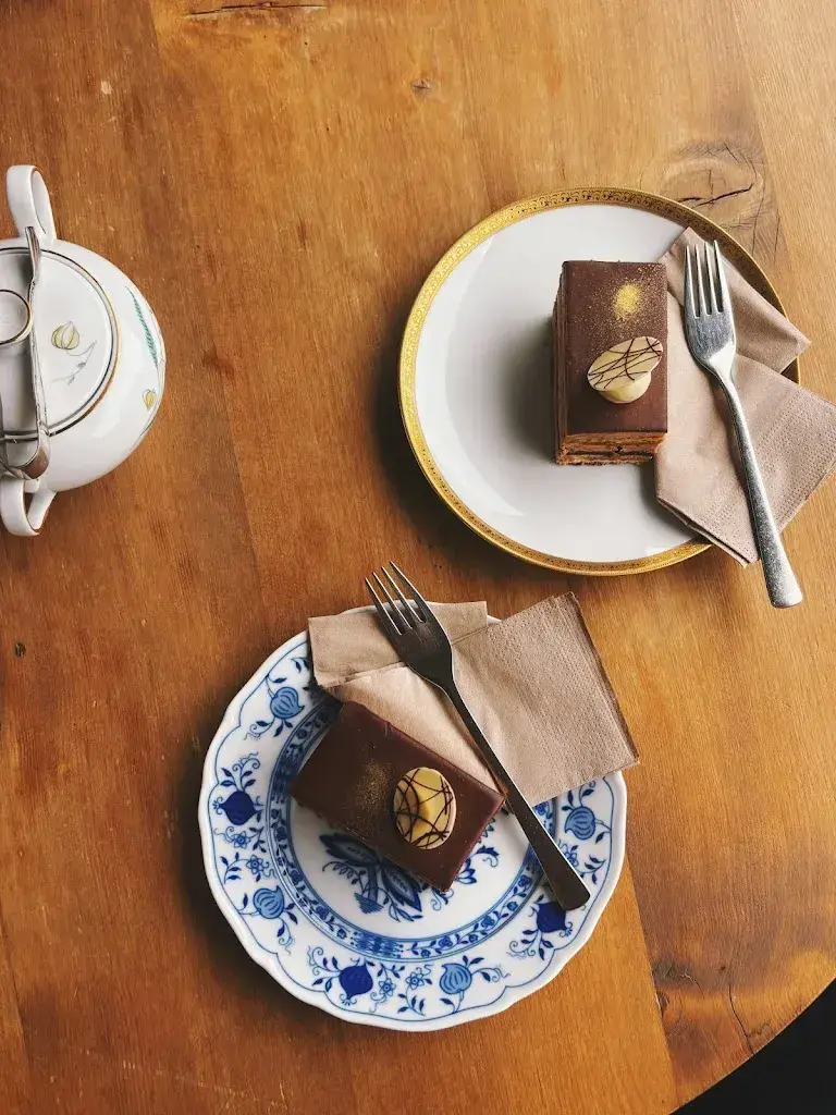 Serena Ribena_Café 3692_Grindelwald_review