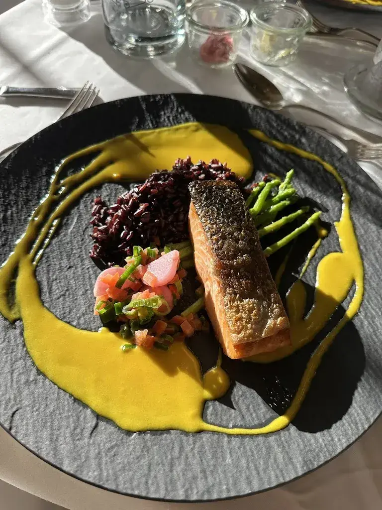 Tash Johns_Restaurant Gaststübli_Grindelwald_avis