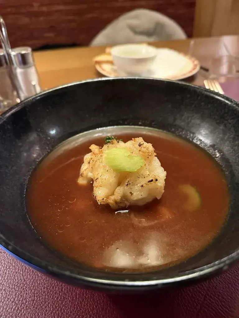 C Crumbs_Hotel Kreuz + Post_Grindelwald_review