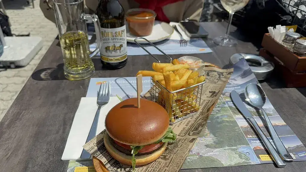 Tetsu Huang_Bergrestaurant First_Grindelwald_avis