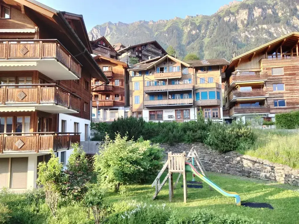 Manesh Modi_Alpenkräuter Hotel Bären_Wengen BE_reseña
