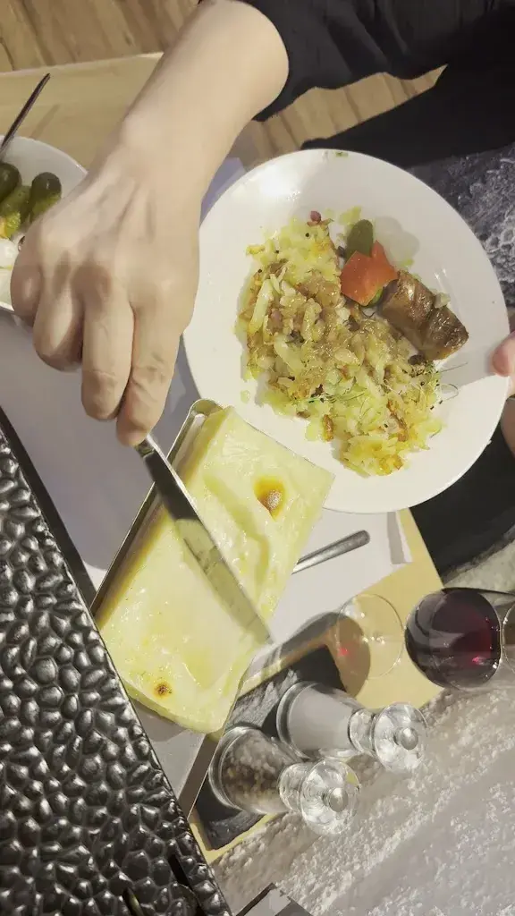 Kuri_The Taverne Restaurant_Wengen BE_avis