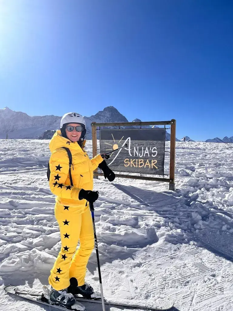 anja van der wal_Anja's Skibar_Grindelwald_review