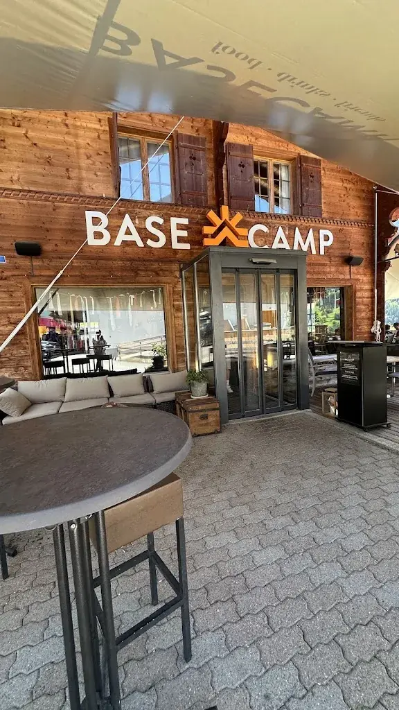 Erica DP_BaseCamp Restaurant_Grindelwald_avis