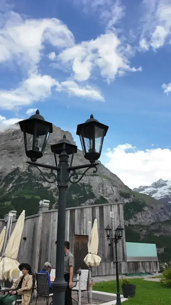 Raycher Lim_Mercato_Grindelwald_review