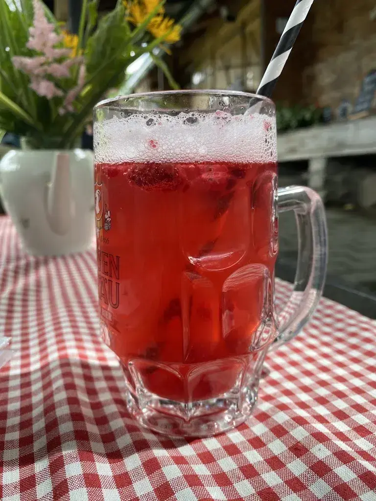 Halide Ebcinoglu_Ischboden Hütte_Grindelwald_reseña