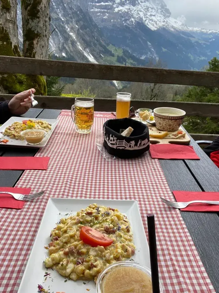 J W_Ischboden Hütte_Grindelwald_reseña