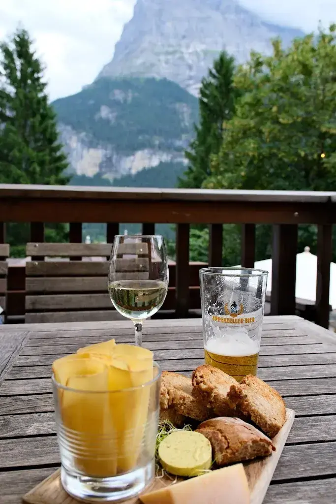 Kiyana Dezfoolian_Avocado Bar Grindelwald_Grindelwald_avis