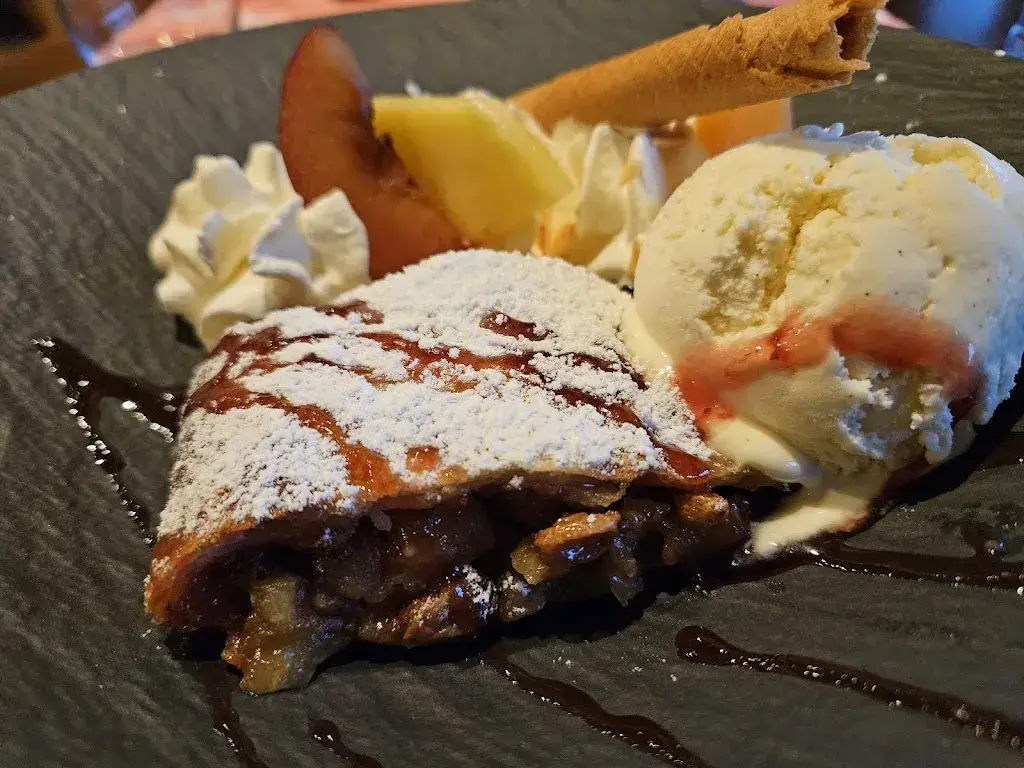 Bella McDonald_Restaurant Central Wolter_Grindelwald_avis