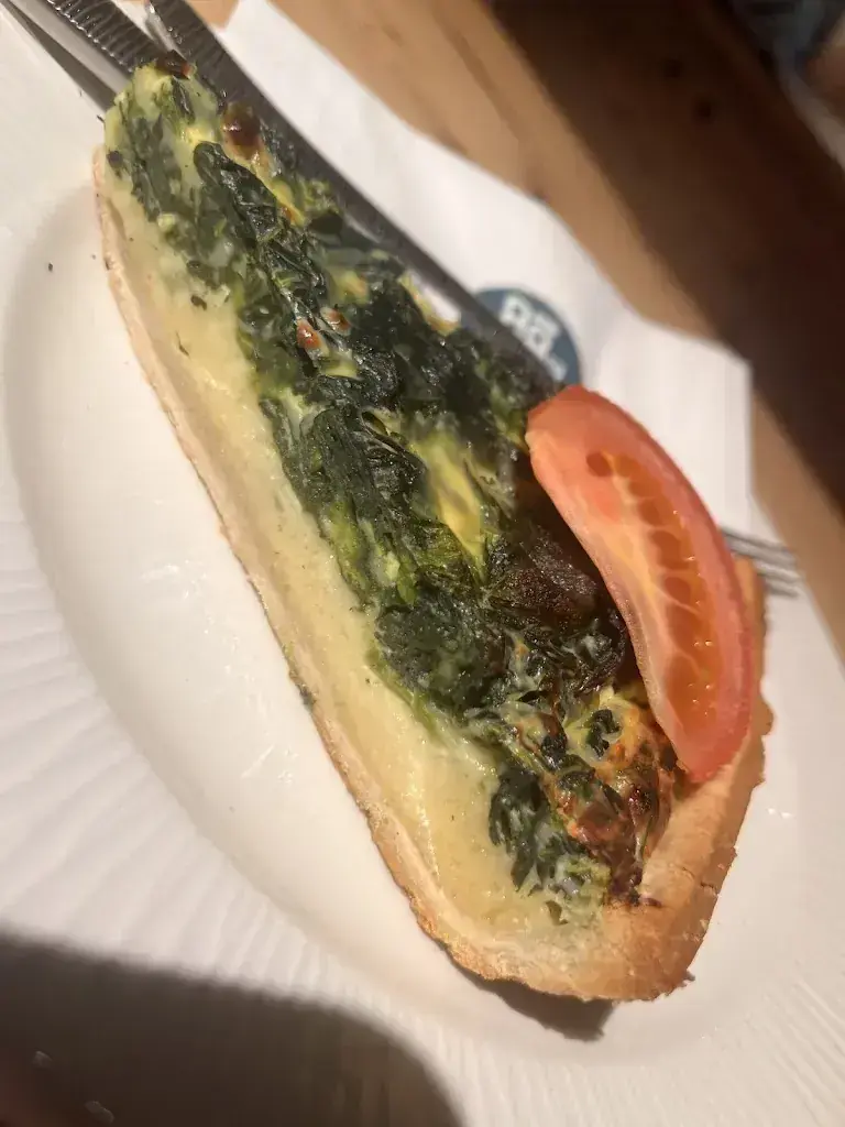 Eugene Son_Grindelwald Bakery_Grindelwald_recensione