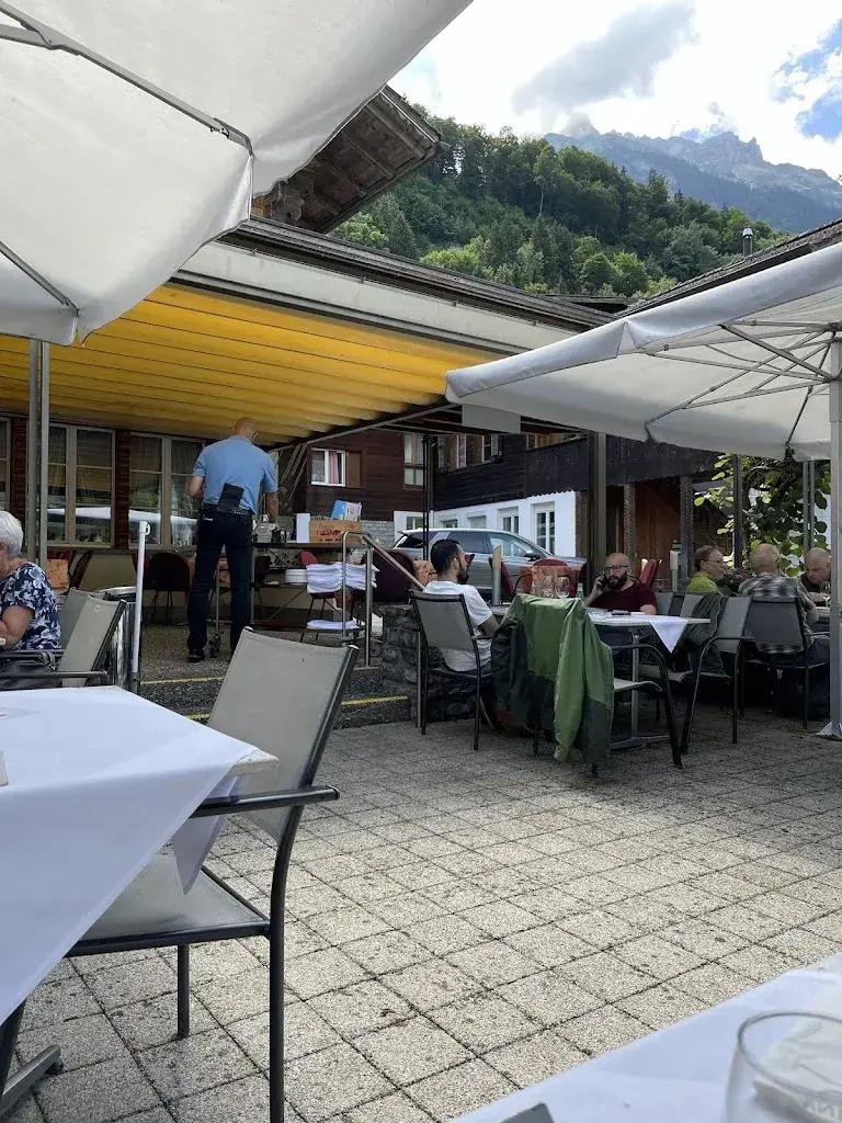 Huy Le_Hotel Chalet du Lac_Iseltwald_Bewertung