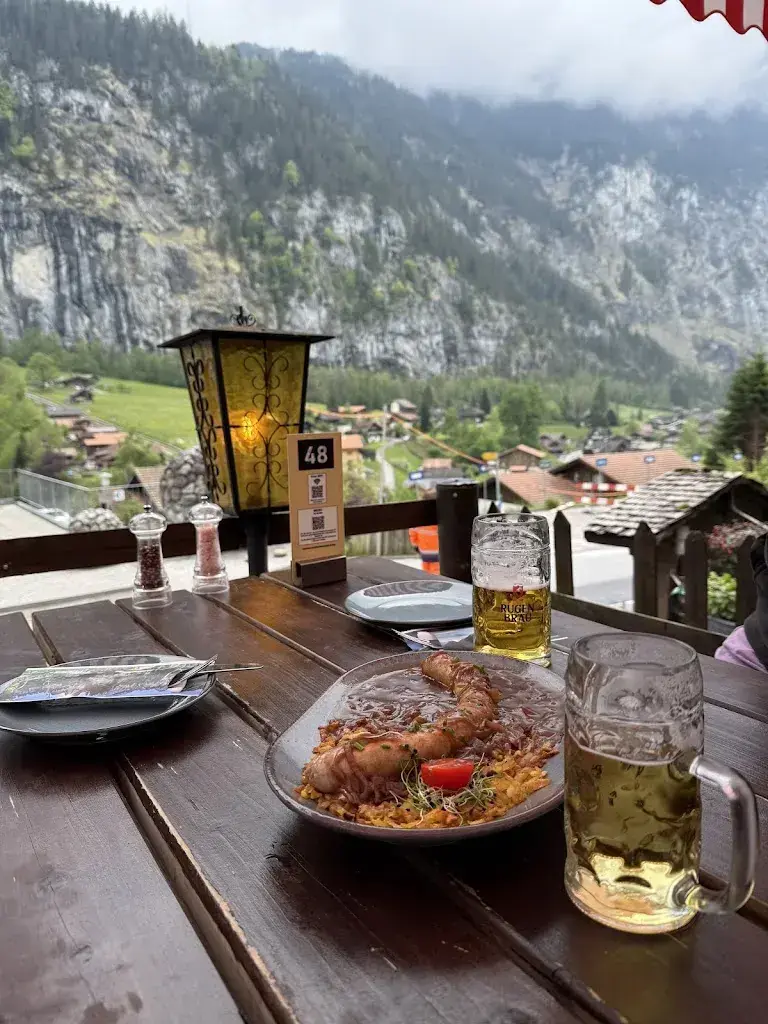 Jess Pearce_Restaurant Schützen_Lauterbrunnen_avis