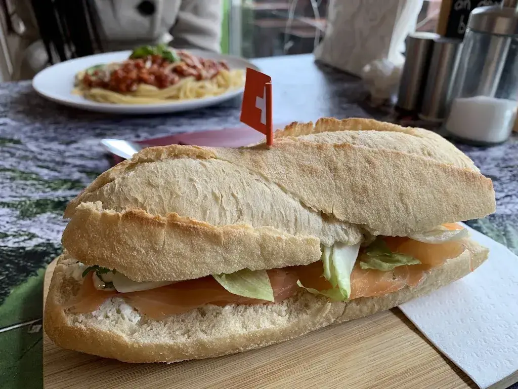 Menu_BASE Cafe_Lauterbrunnen_image_8