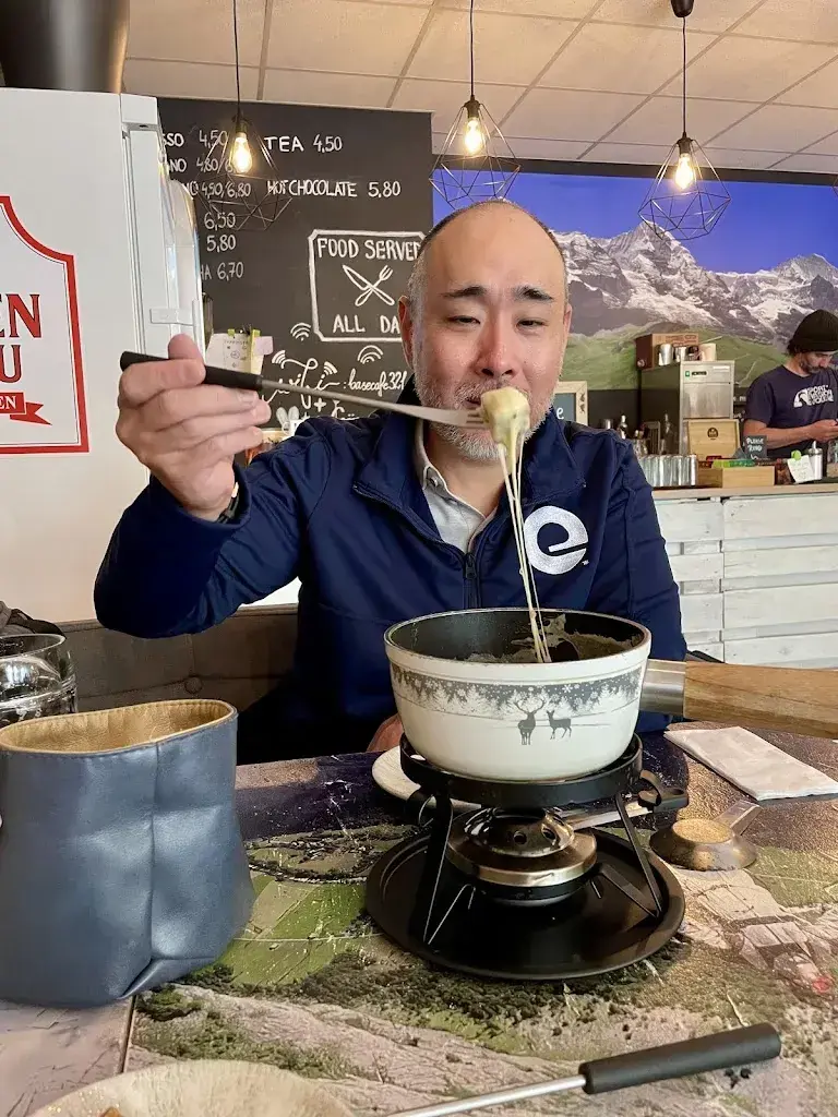 Kitt Yoshimura_BASE Cafe_Lauterbrunnen_review