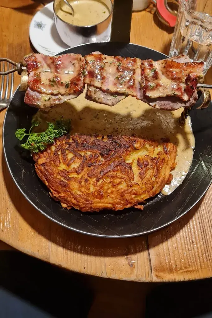 Jonathan Geiger_Swiss Bistro im Hotel Alpenblick_Wilderswil_avis