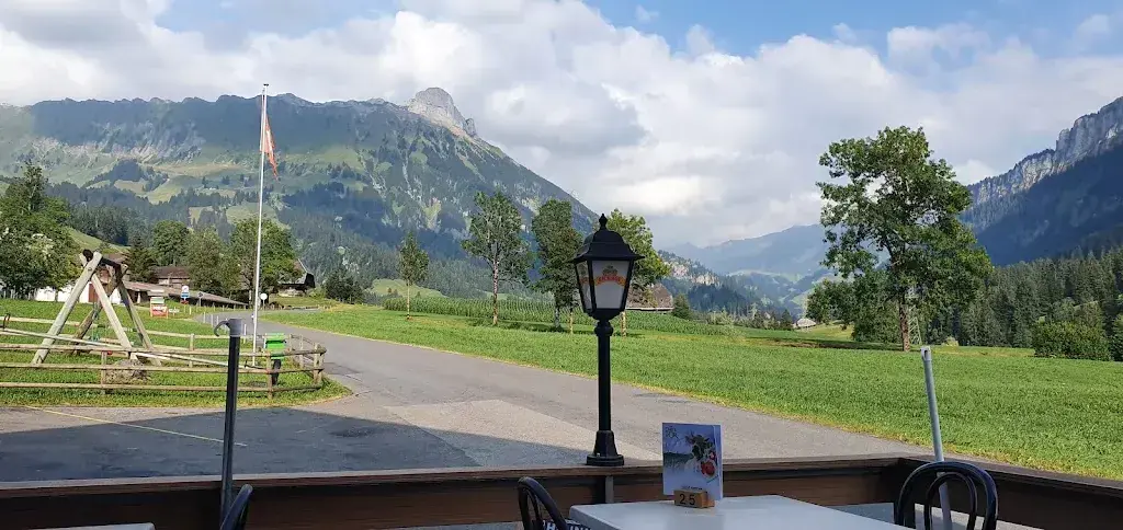 Kasya Shahovskaya_Restaurant Alpenrose_Schangnau_avis