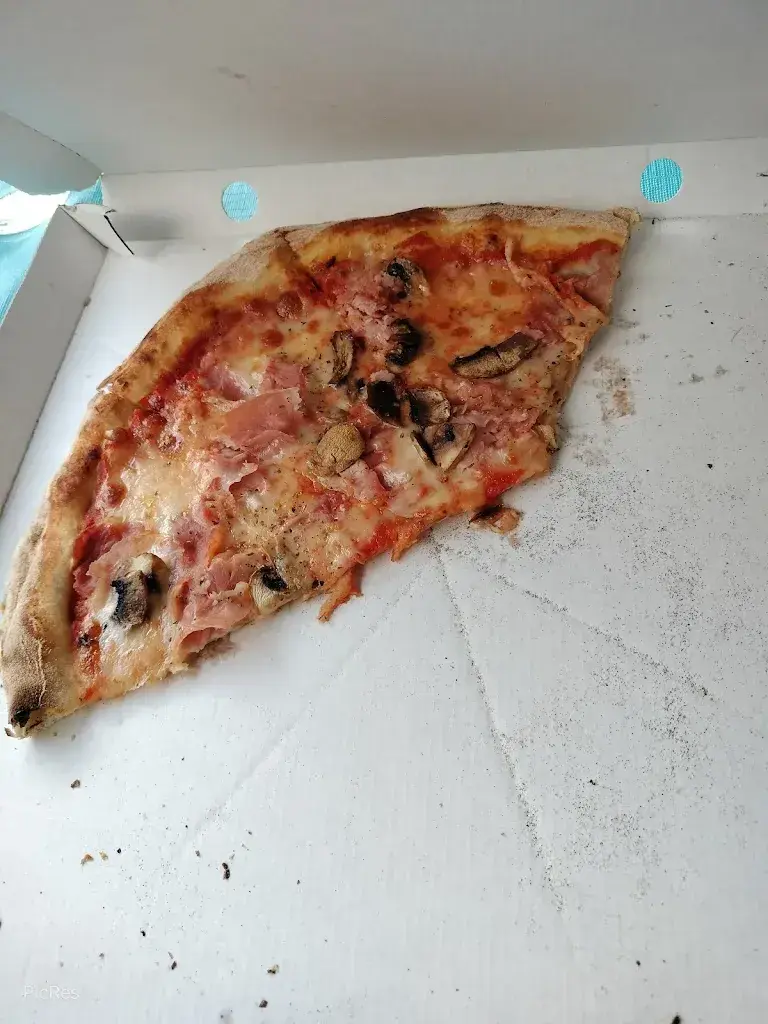 Andreas Blum-Wermuth_Bahnhof_Signau_review