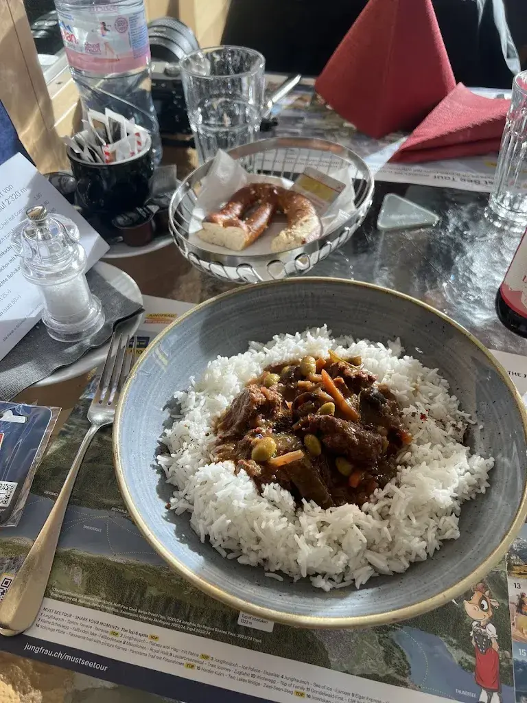 张云帆_Restaurant Bollywood_Jungfraujoch_review