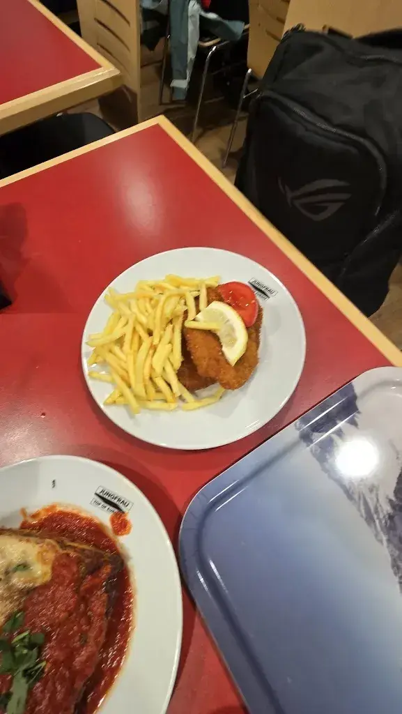 Kenneth Khoo_Self Service Restaurant Aletsch_Jungfraujoch_avis