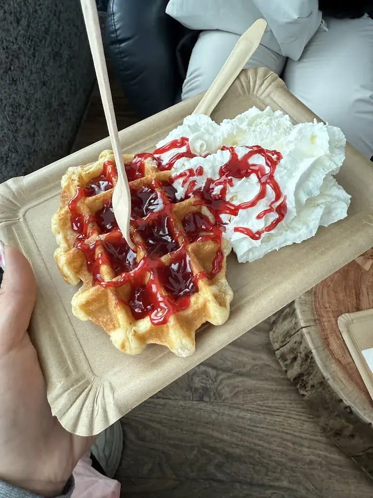 tina le_Pikantus Lounge by Erdinger_Jungfraujoch_review