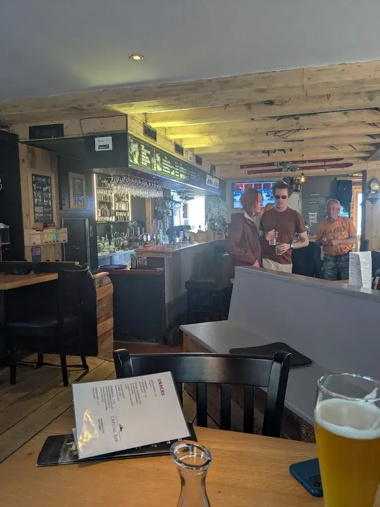 LESLEY DROY_Crystal Bar_Wengen BE_avis