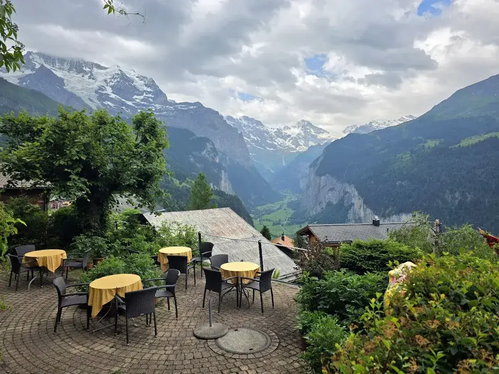 Erin Urban_Hotel Bellevue_Wengen_avis