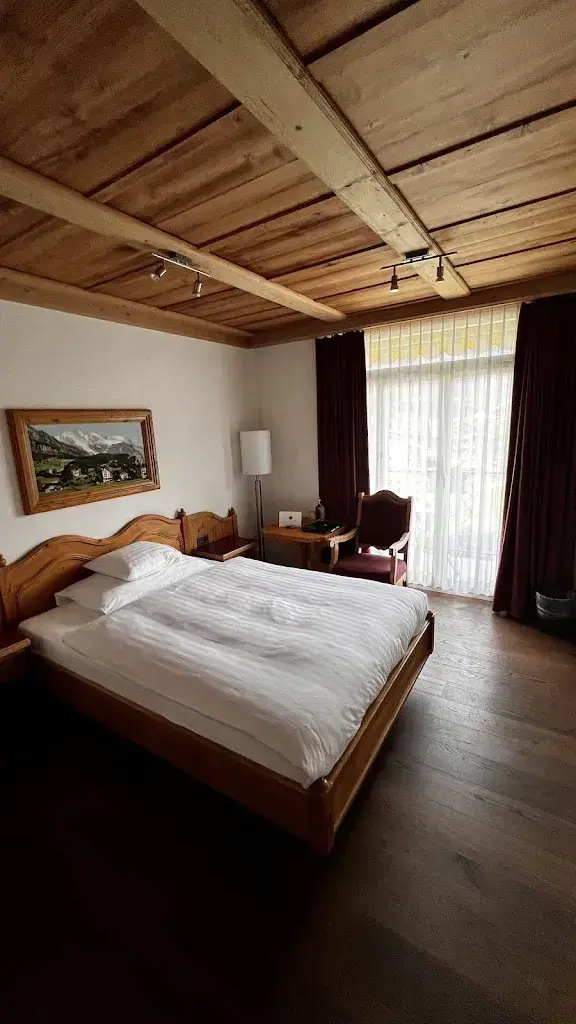 Irina Maya_Hotel Schönegg_Wengen BE_avis