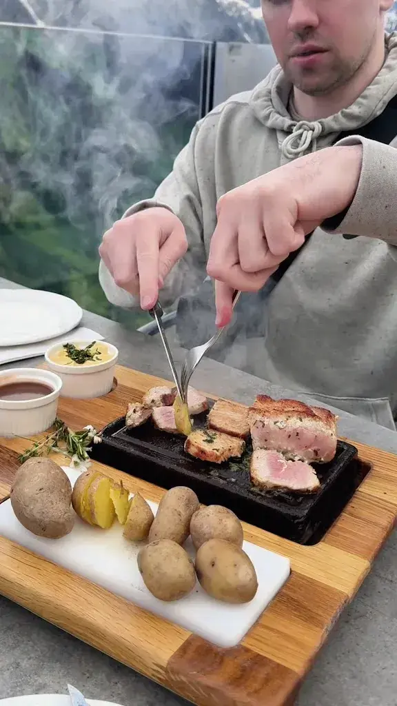 Linna Eats_Hotel Edelweiss Superior_Mürren_review