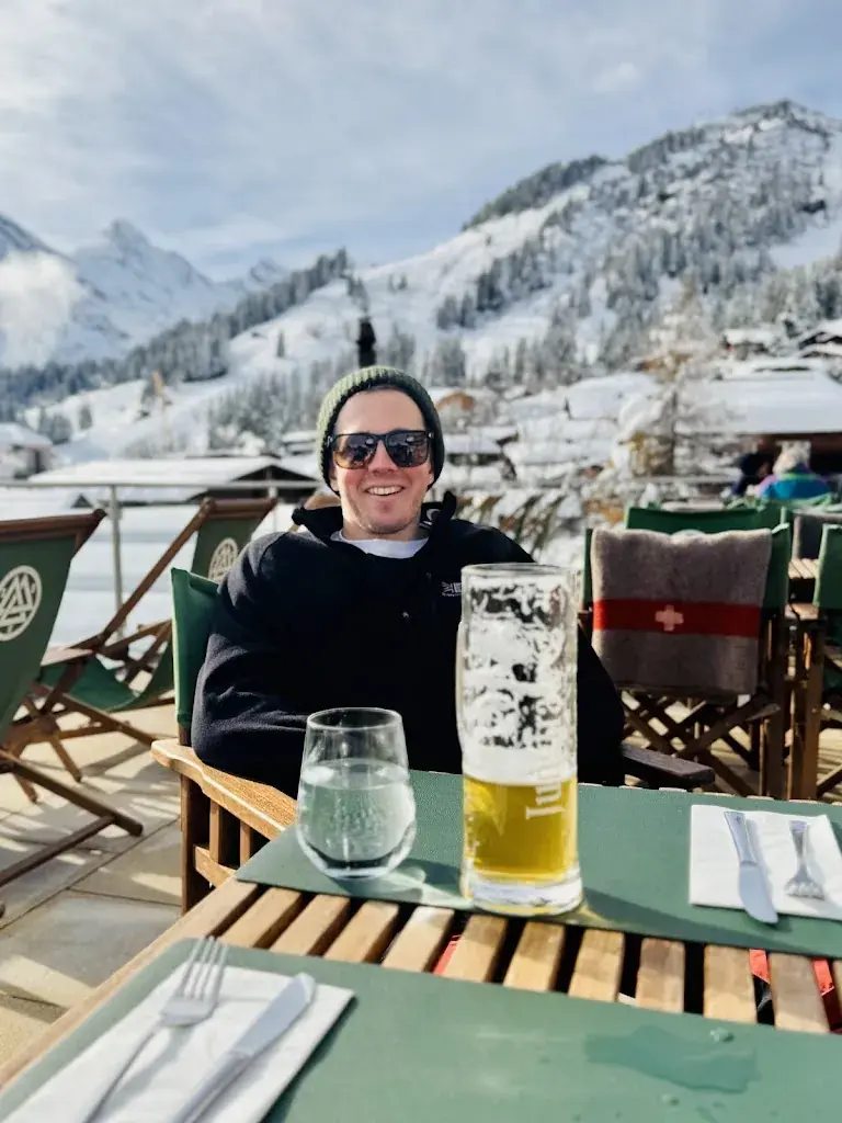 Alexander James_Drei Berge Hotel_Mürren_avis