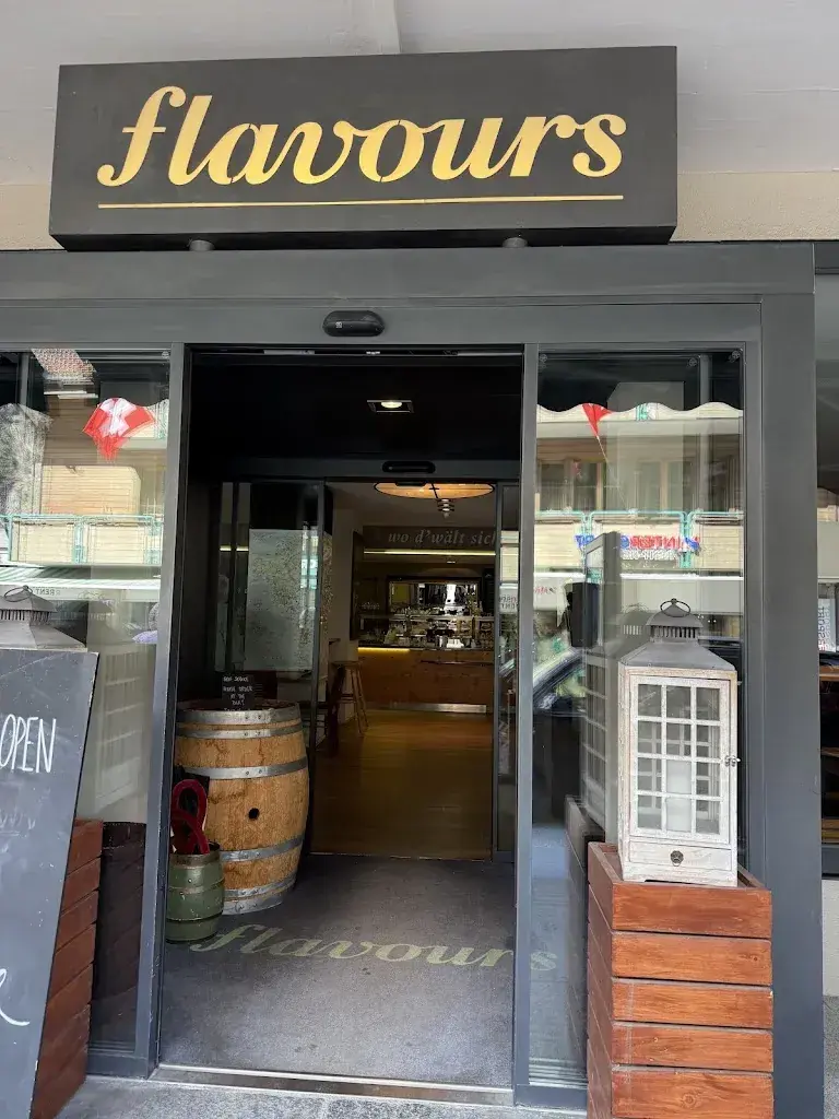 Frances_Flavours Cafe_Lauterbrunnen_avis