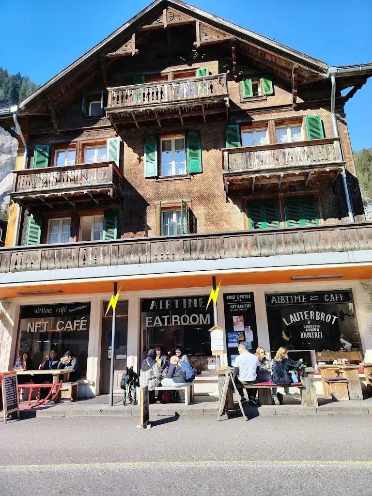 Nur Roslan_Airtime Cafe Bakery_Lauterbrunnen_review