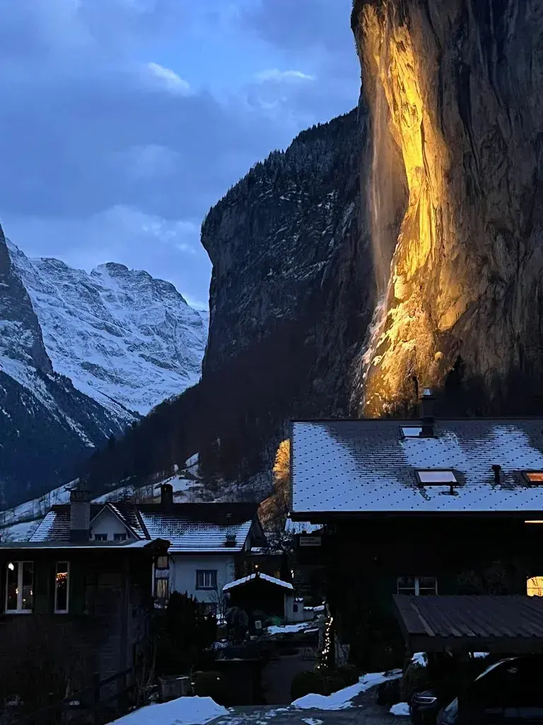 Emre Gülçimen_Hotel Restaurant Schützen_Lauterbrunnen_review