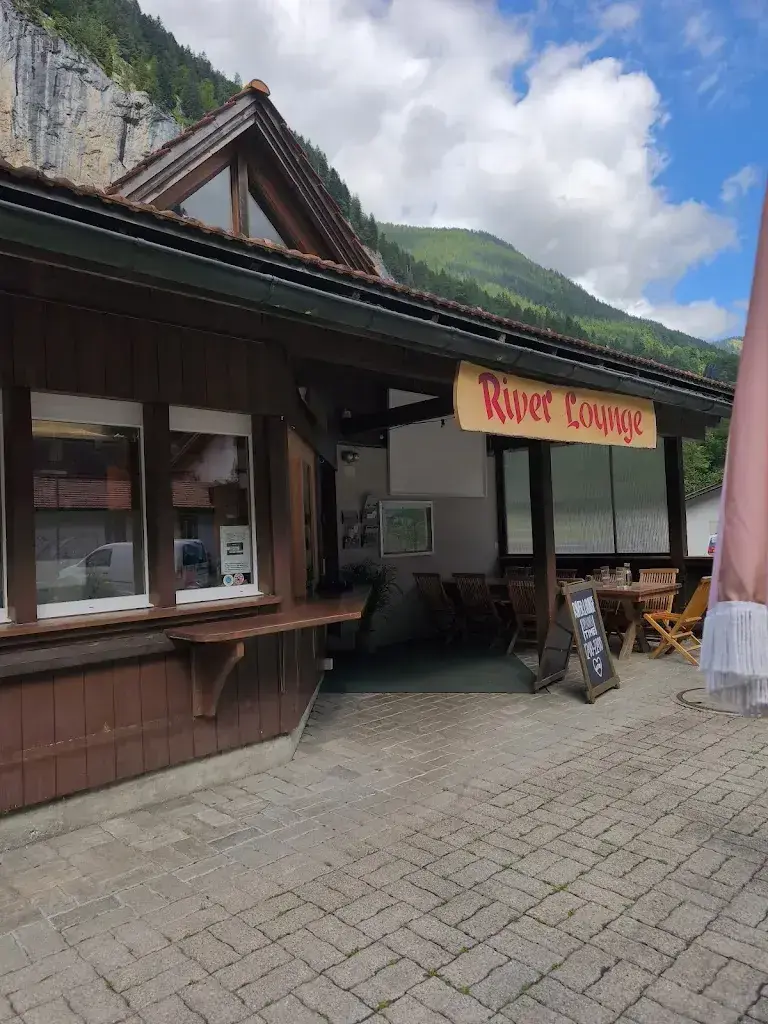 Sven Born_River Lounge_Lauterbrunnen_avis