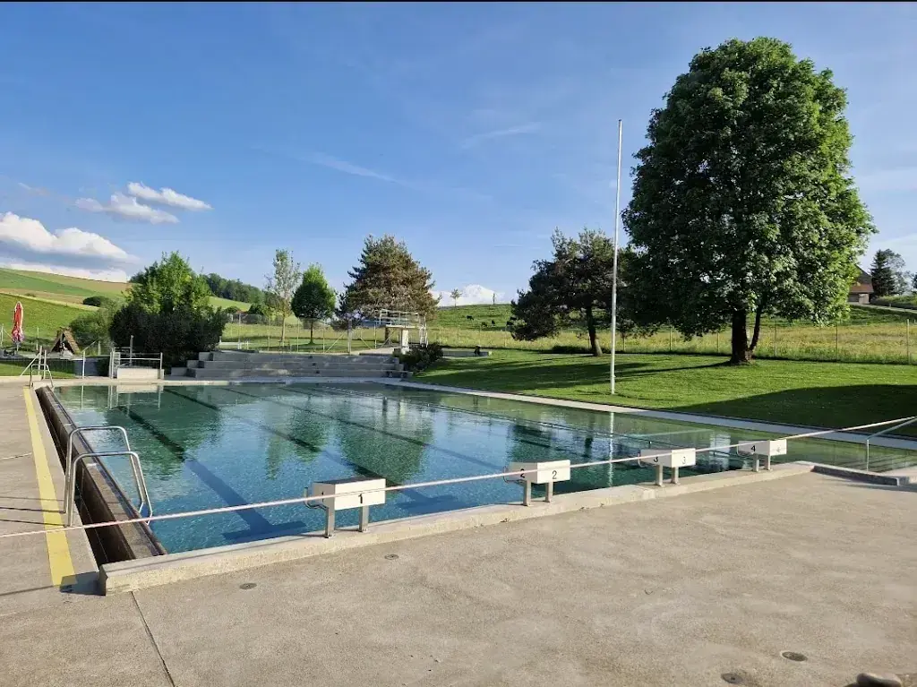 Alessandra Eggenschwiler_Badi Beizli_Biglen_review