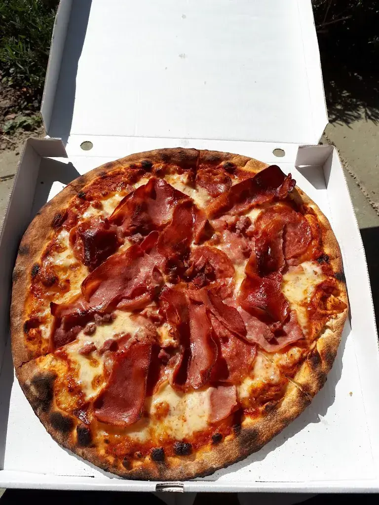 Martin Wiedmer_Pizza Hawaii_Grosshöchstetten_review