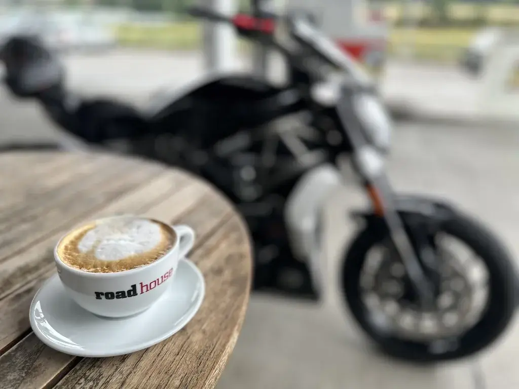 Kamila Ziemska_Roadhouse_Münsingen_avis