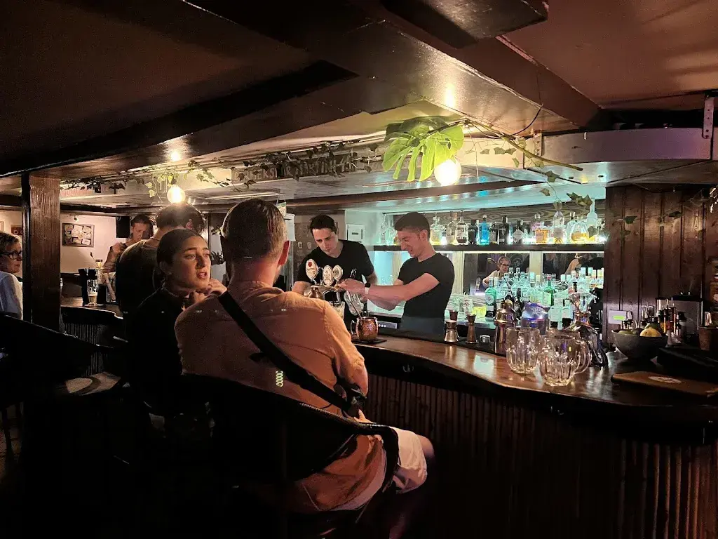 Craig Taetsch_Jamming Corner_Unterseen_review