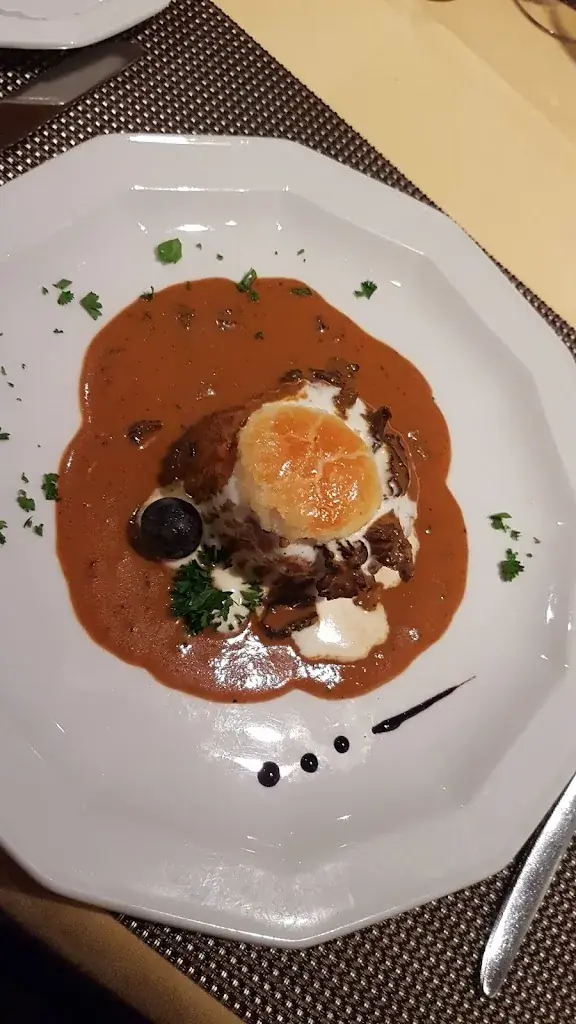 krii89_Restaurant Brasserie98 Traditioneller Familienbetrieb syt 1985_Steffisburg_avis