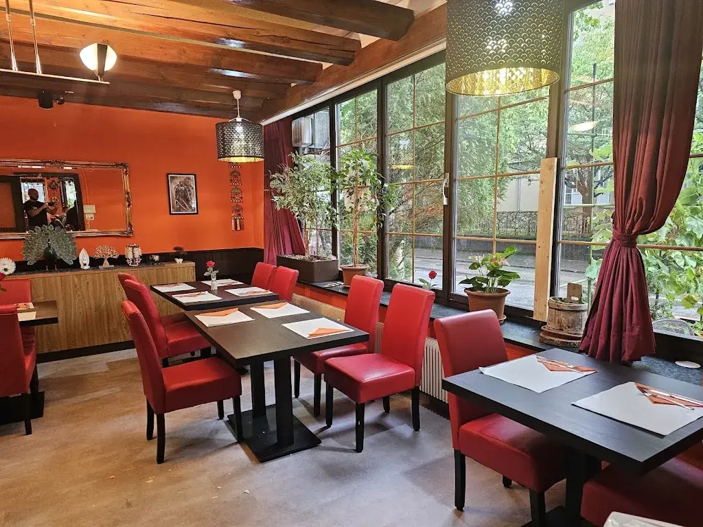 Indian Yaadein_Bern_slider_image_2