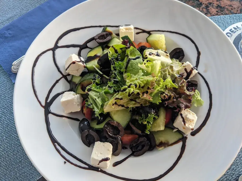 Maria A._Eden Beach Bar-Lounge_Gunten_recensione