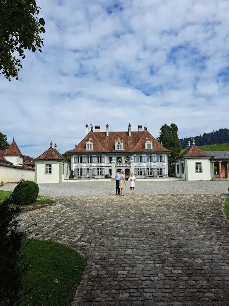 Anne-Laurence /Vully-Les-Lacs_Oberdiessbach Castle_Oberdiessbach_reseña