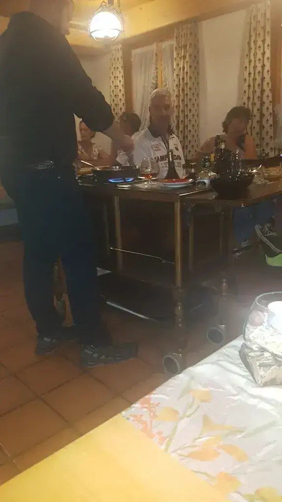 Adrian M_Restaurant zum Kreuz Pintli_Oberlangenegg_review