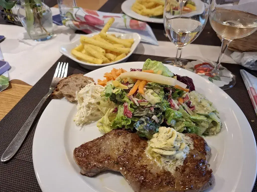 Yves Lehner_Zum Bahnhof_Brenzikofen_recensione