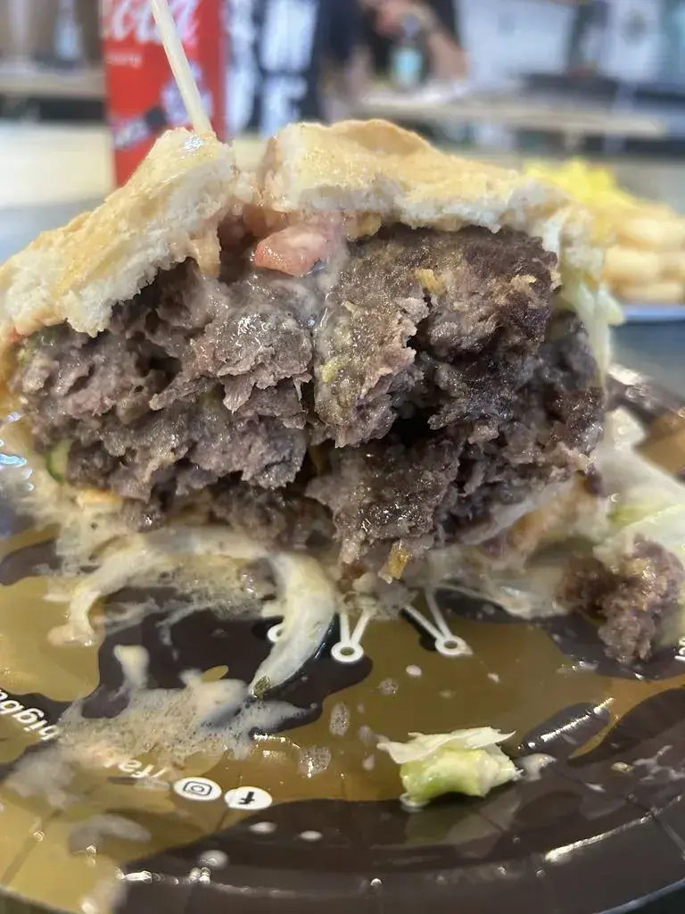 Karol Stachowicz_Fäbusbigburger_Rubigen_review