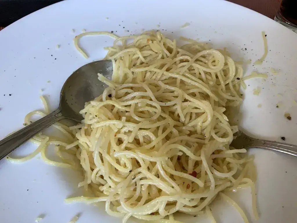 Esperanza Meyer_Restaurant Pizzeria Zorbas_Laupen_avis