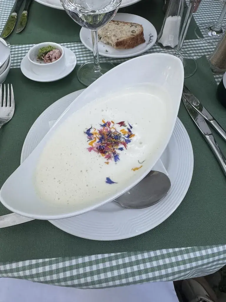 Yvonne Wyttenbach_Café am Kreuzplatz_Laupen_recensione