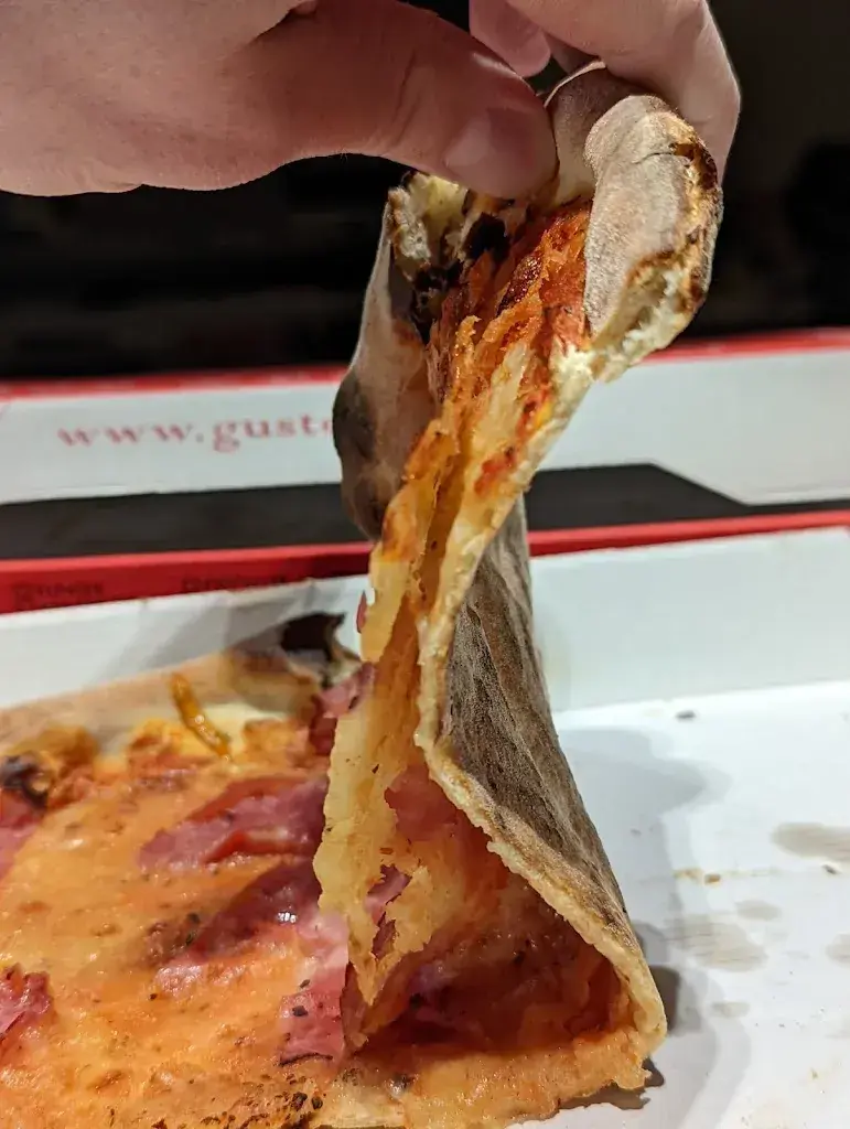 Daniel Henderson_Gusto Pizza_Zuchwil_review