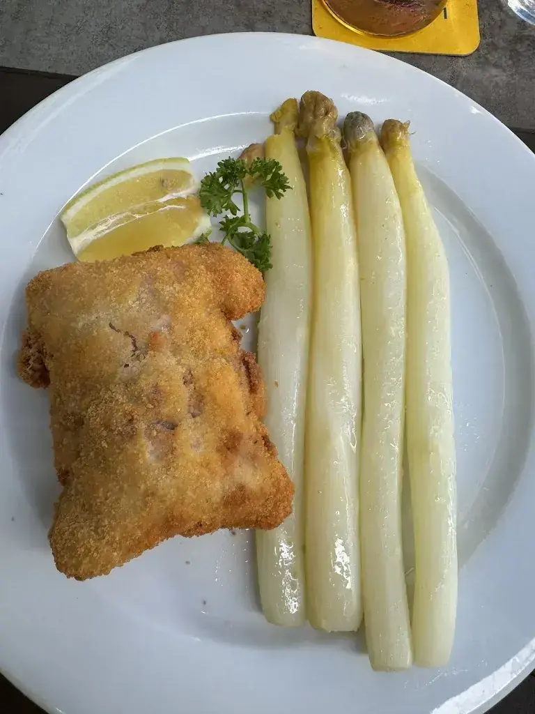 Nia Brown_Restaurant zum Jäger - Ulmiz_Ulmiz_review